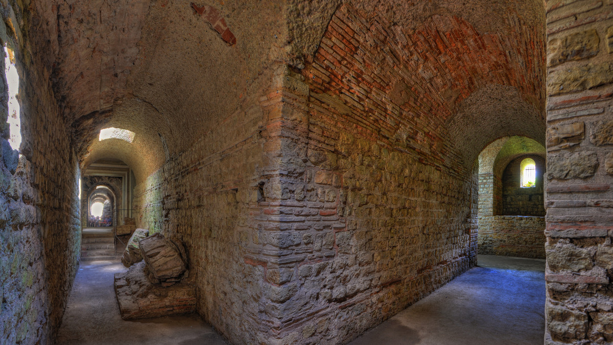 TR_Kaiserthermen_Gänge Die Kaiserthermen-