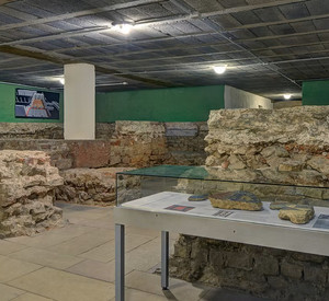 Antike Mauerreste unter der Konstantinbasilika in Trier